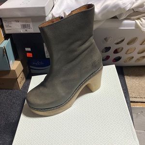 Calling grey ankle boot